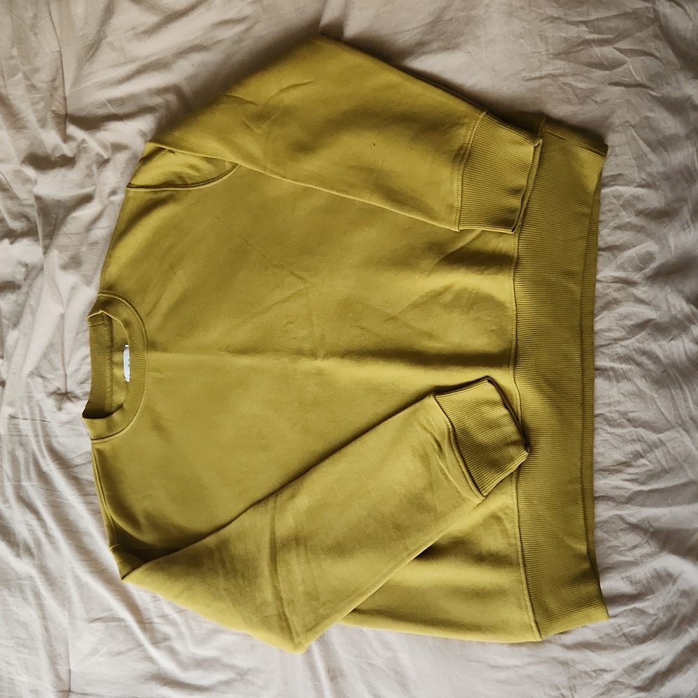 Good fellow Sweater, old gold color